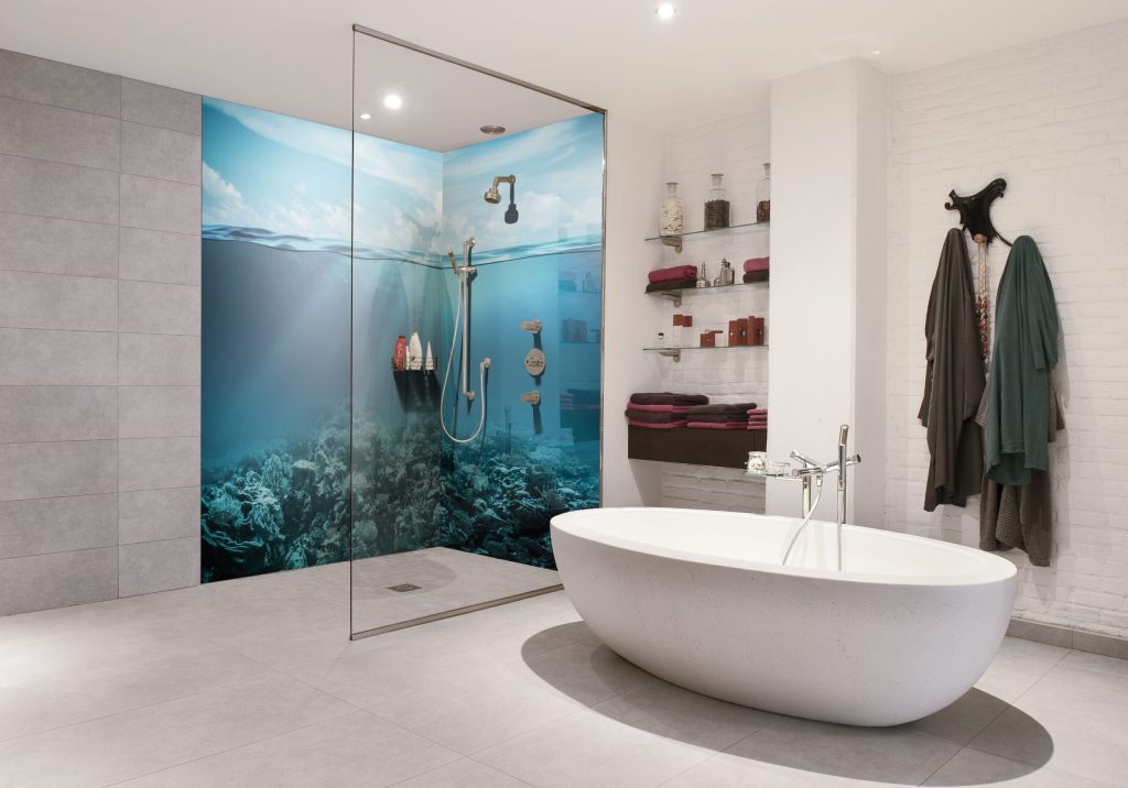 Panneau mural de douche sur mesure décor fond marin bleu, 2 panneaux